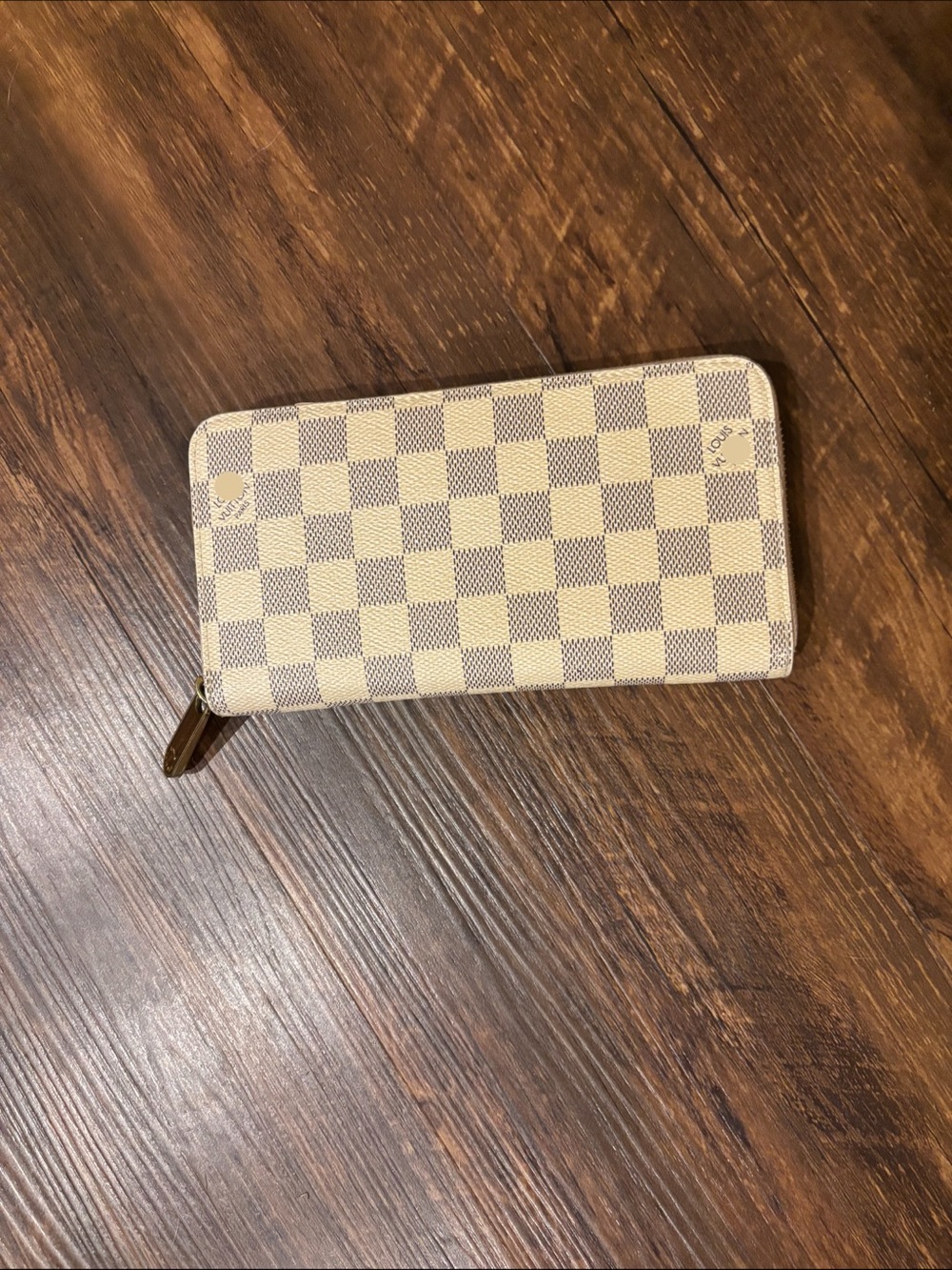 Designer-Style Checkered Zip Wallet in Cream and Brown
